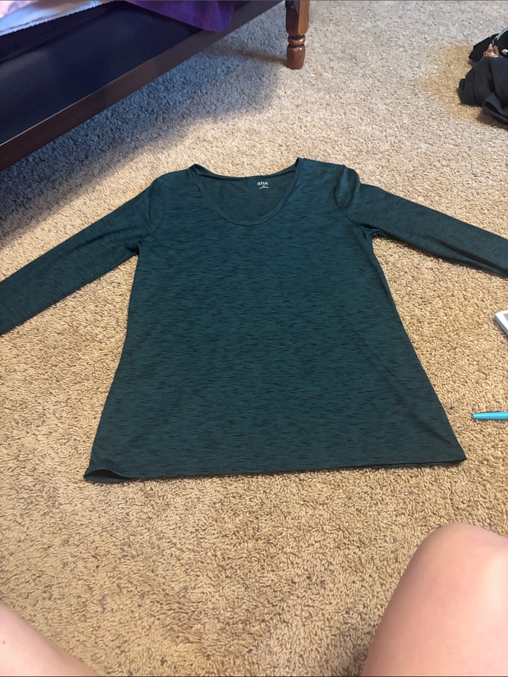 a.n.a Women's Teal Green Long Sleeve V-Neck Top